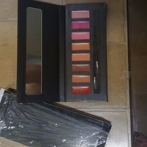 NWT lip gloss set